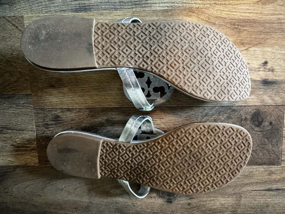 Tory Burch Miller Metallic Leather Thong Sandals - Picture 5 of 7